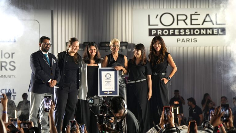 L’Oreal Professionnel Sets a GUINNESS WORLD RECORDS™ title with India’s Biggest Hair Moment, 422 Hairdressers, 422 Hair Color Transformations